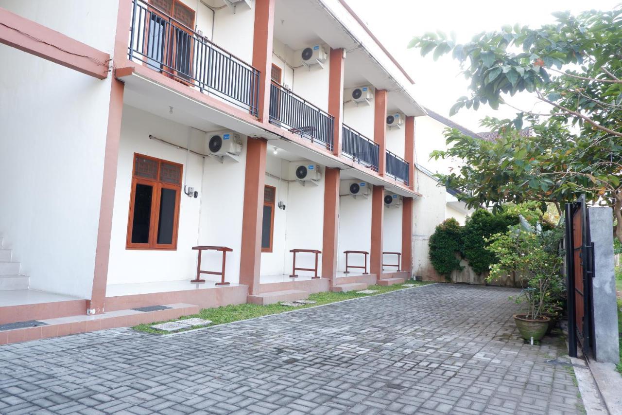 Reddoorz At Bale Eja Syariah Senggigi Daire Montongbuwoh Dış mekan fotoğraf